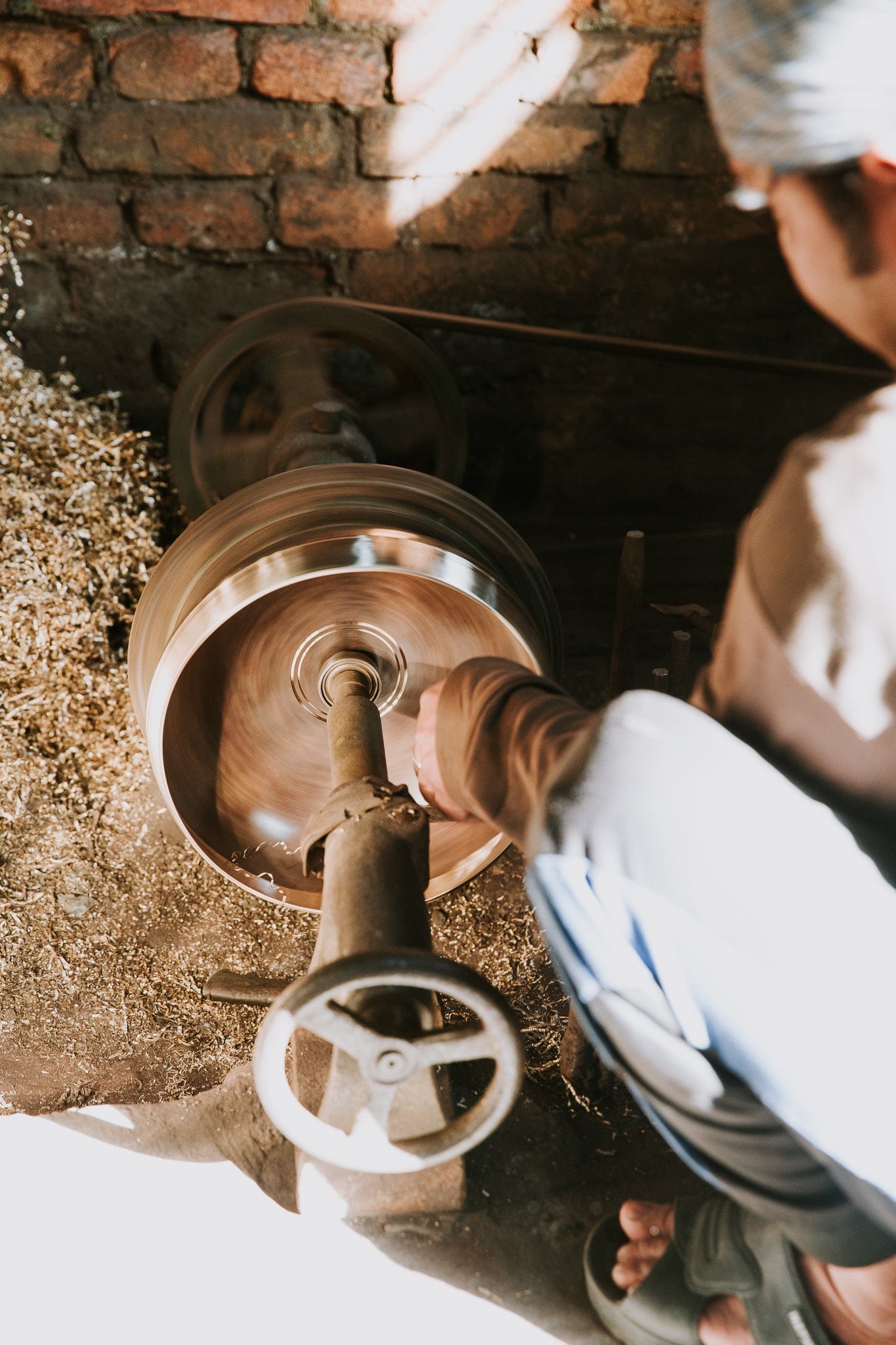 Chakra Clearing Tibetan Singing Bowl Masterpiece - Image 9