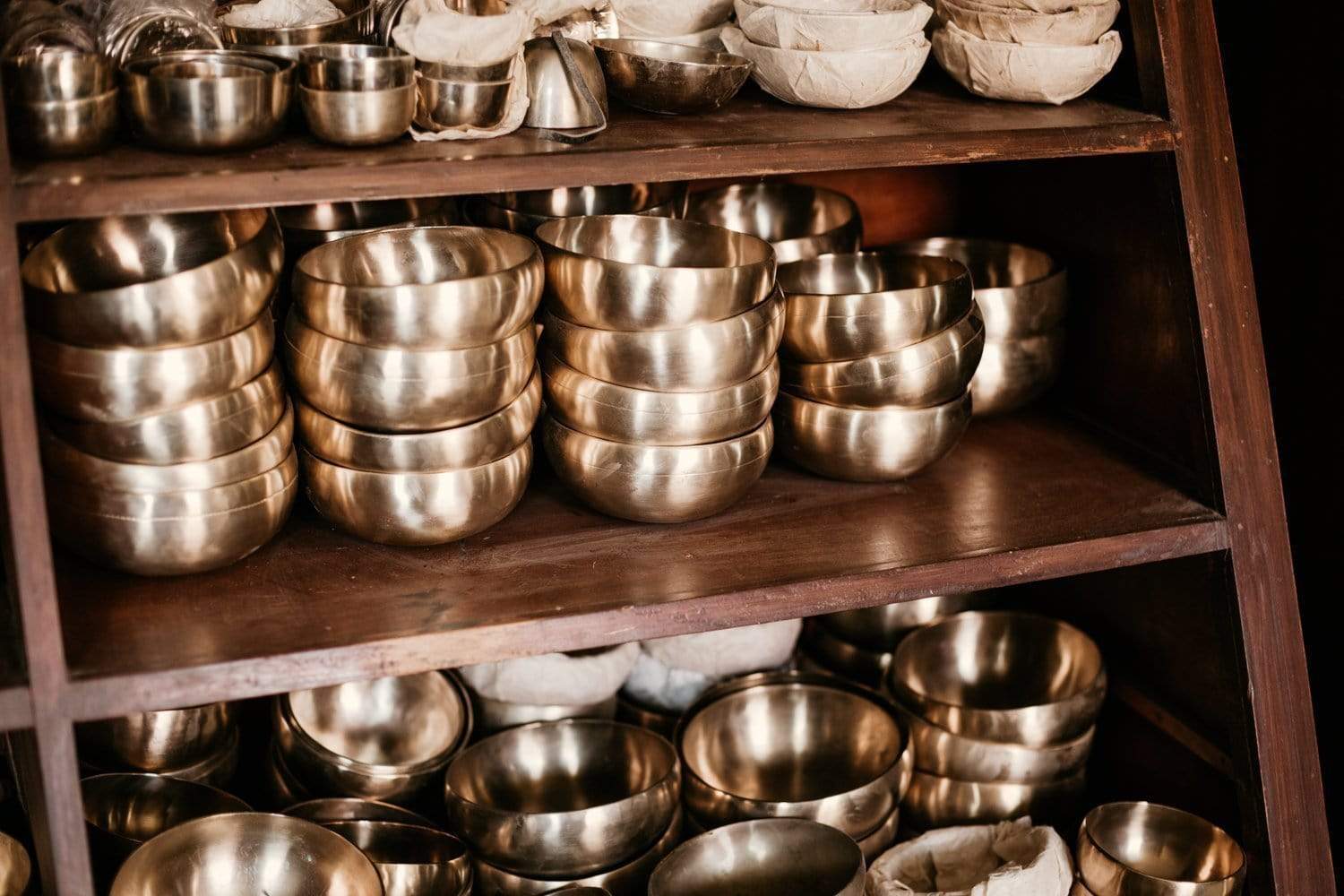 Chakra Clearing Tibetan Singing Bowl Masterpiece - Image 16