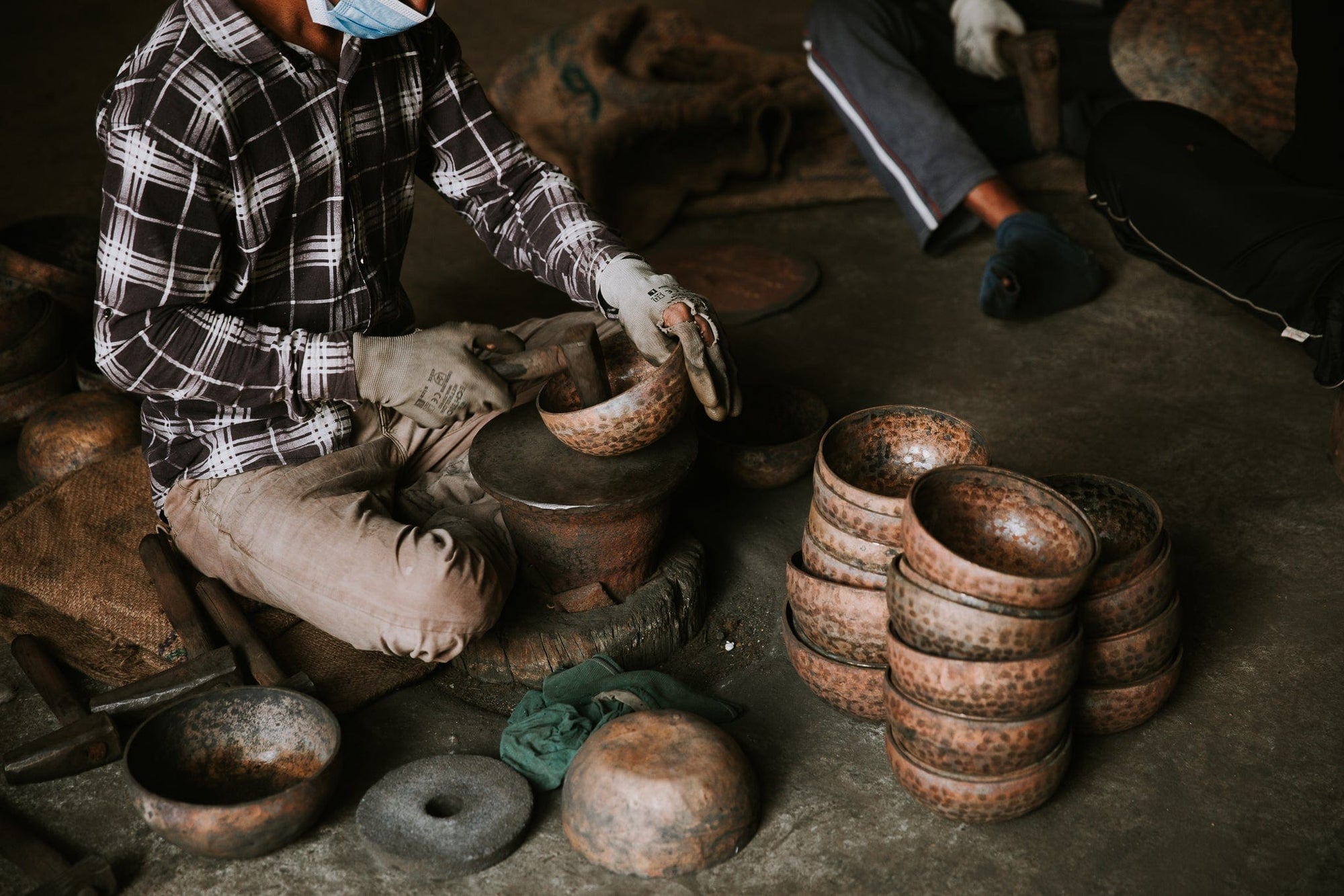 Tibetan Singing Bowl Duo: Hand Hammered & Fire Bowl Set - Image 5