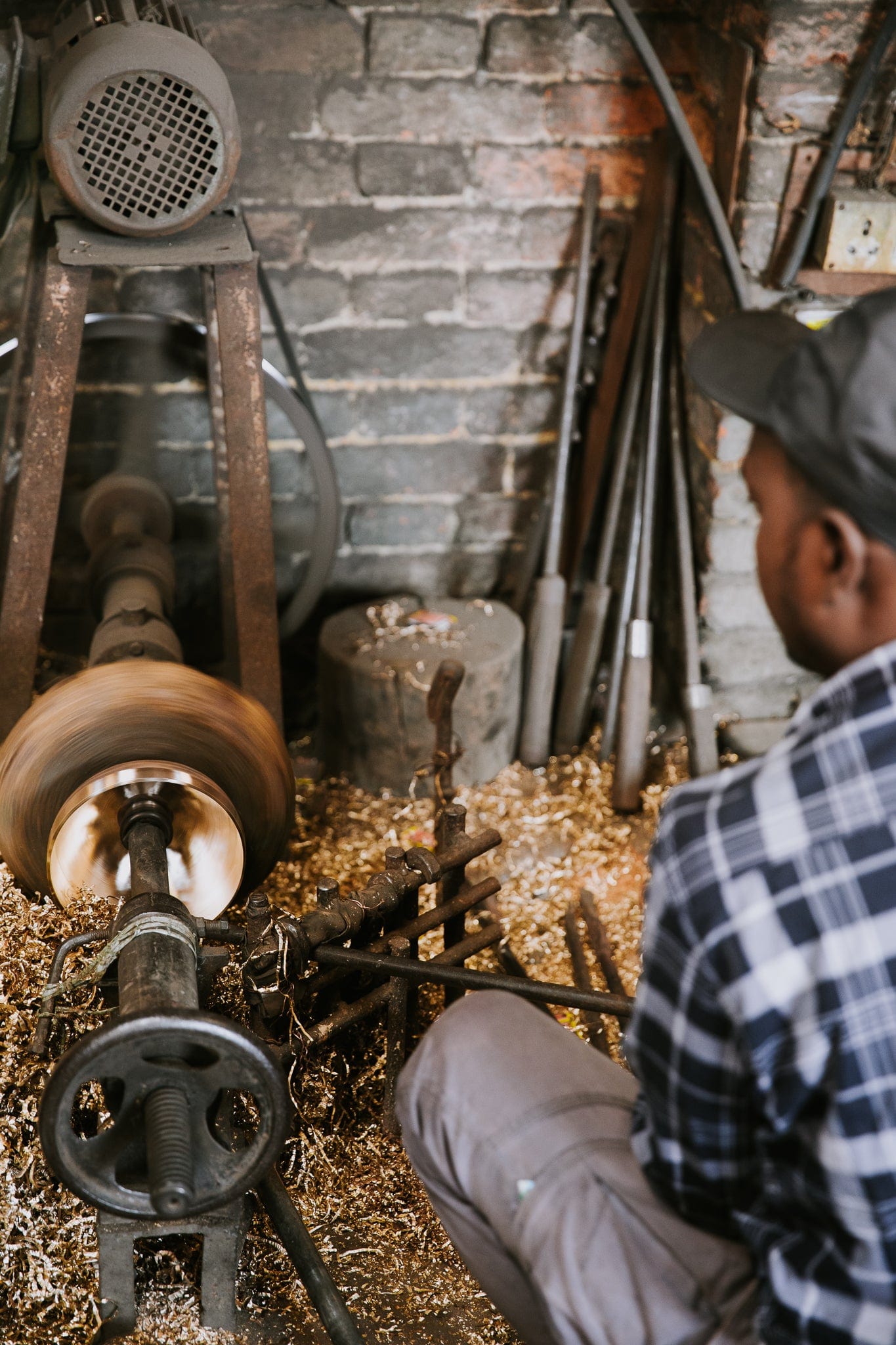 DharmaShop Tibetan Singing Bowl Set - Image 7