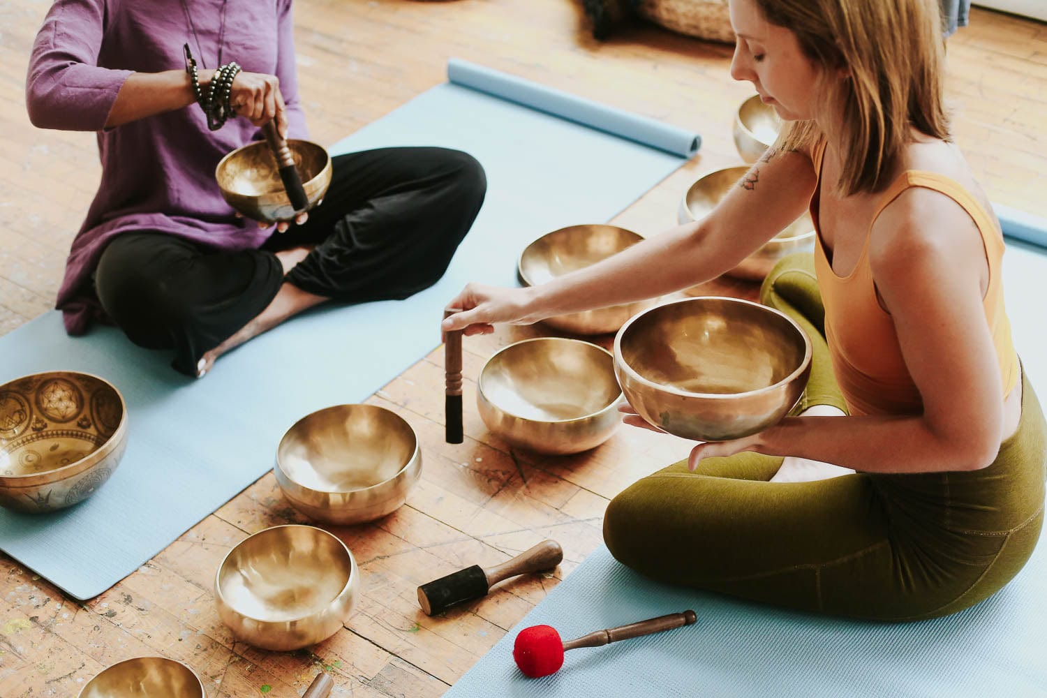 Tibetan Lingam Singing Bowl - Image 4