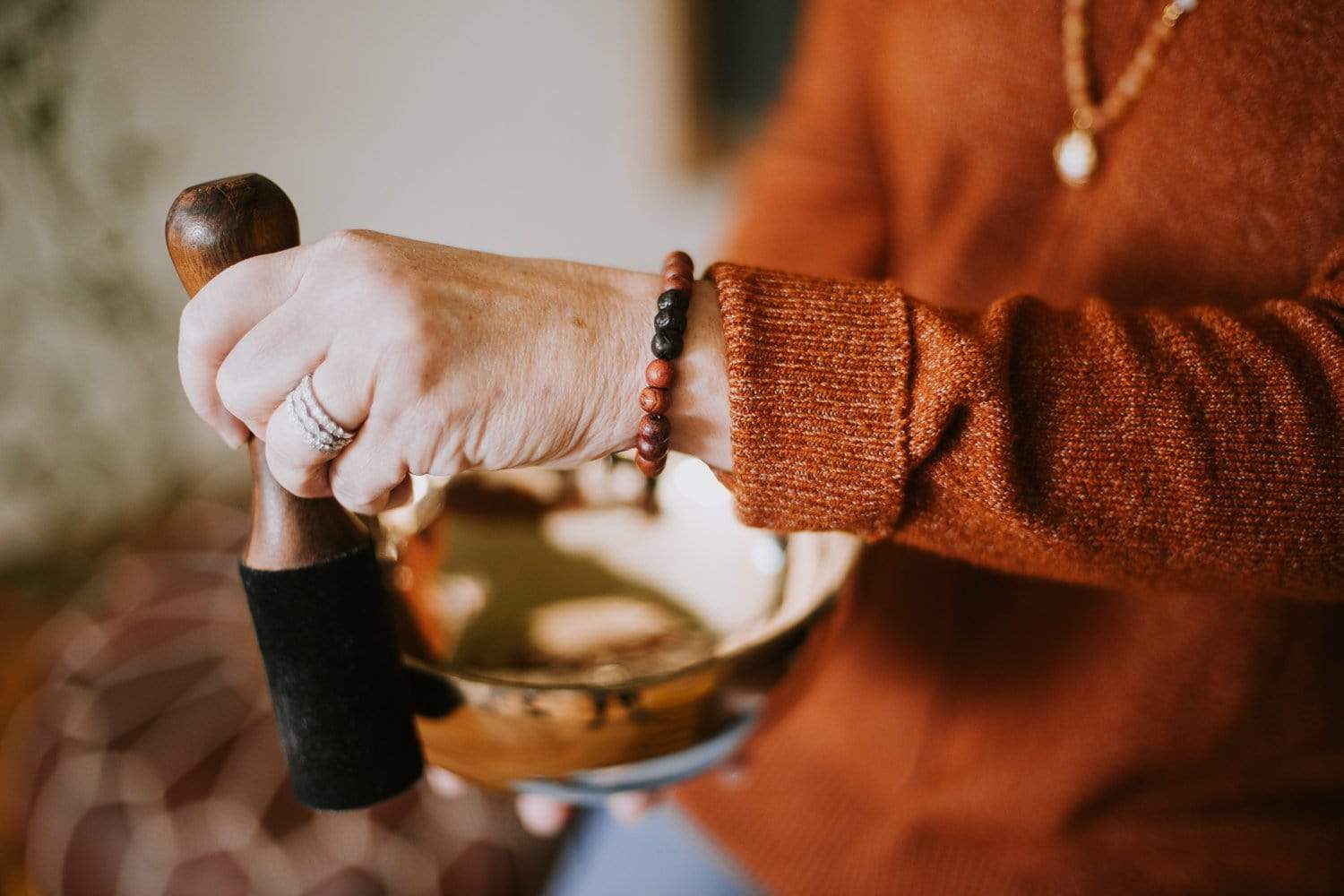 Thai Rosewood & Rudraksha Wrist Mala - Image 7