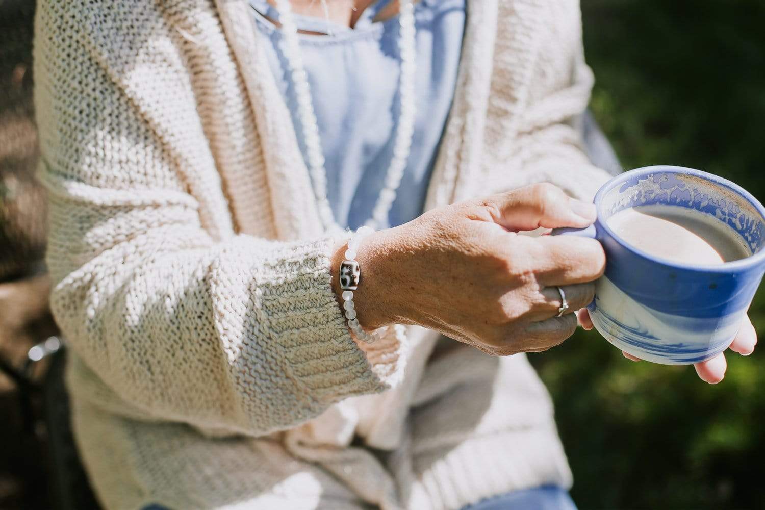Selenite & Lotus Dzi Bracelet - Image 5